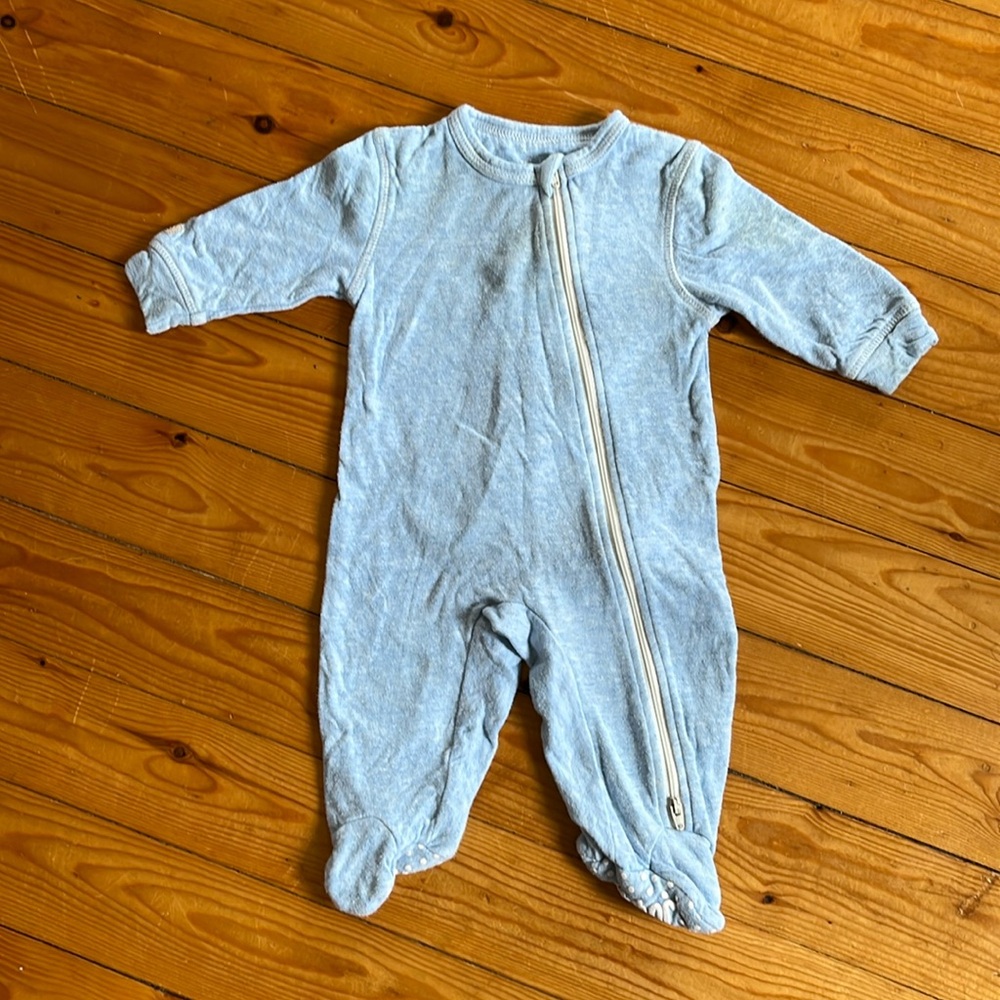 JUDDLIES zippered footie - XS (0-3M / 8-12 lbs / 21-24”)